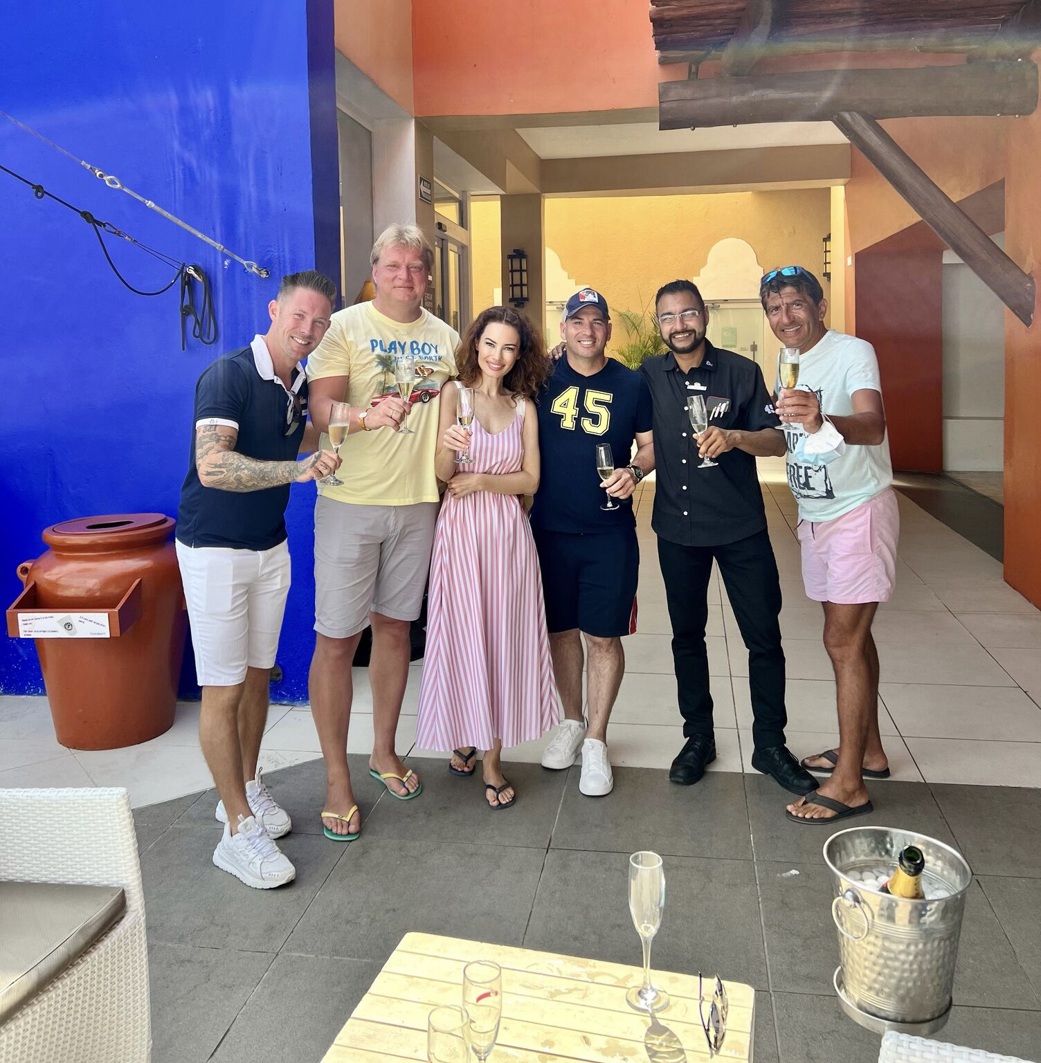 Шампанское по утрам